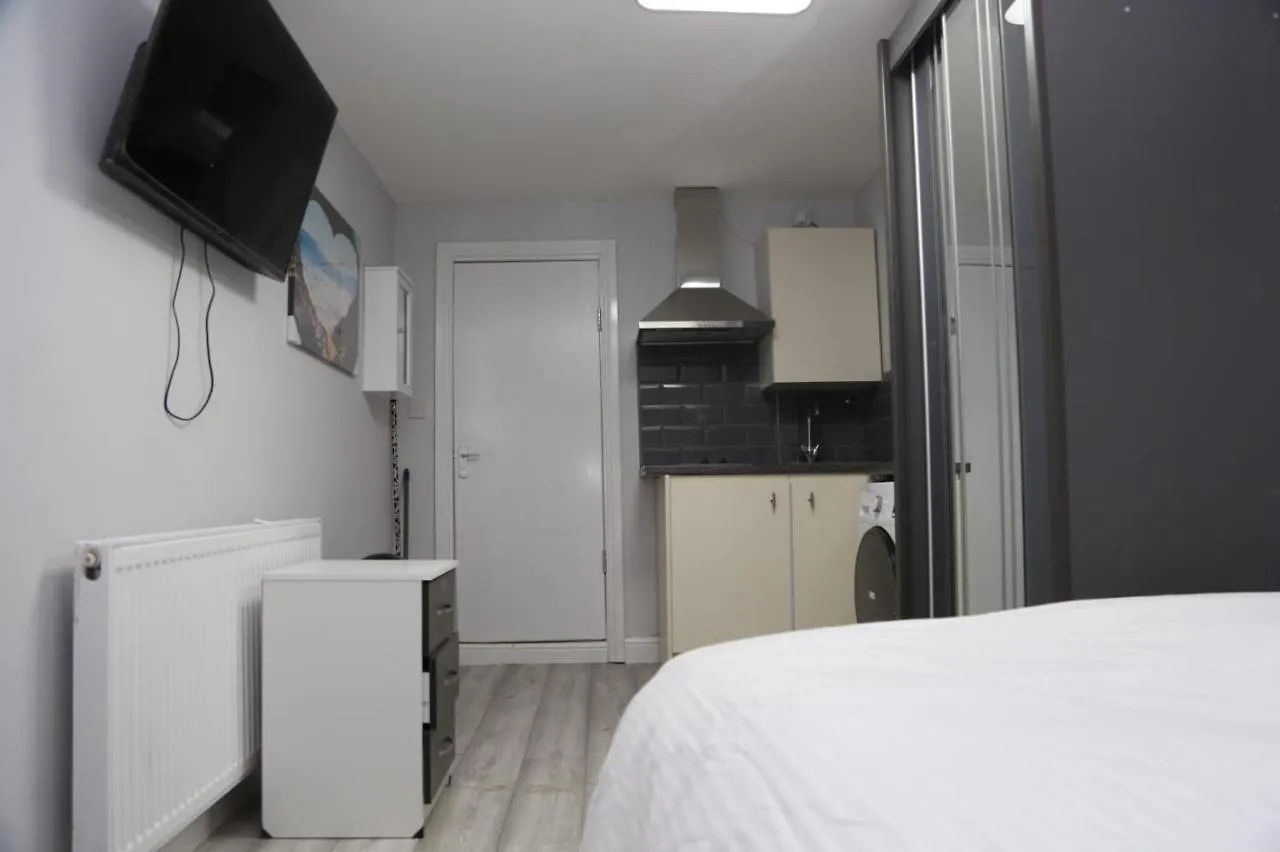 A A Guest Rooms Nightingale Chalet ロンドン ゲストハウス